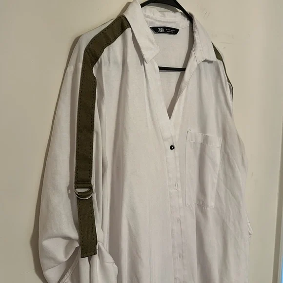 Stylish White Button Up - Picture 2 of 2